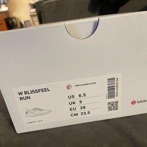 Lululemon tennis shoes